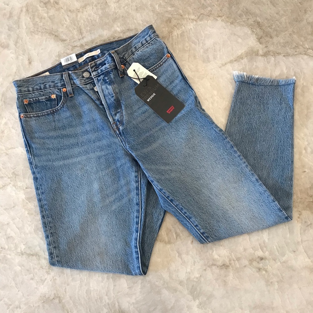 Levi’s Wedgie